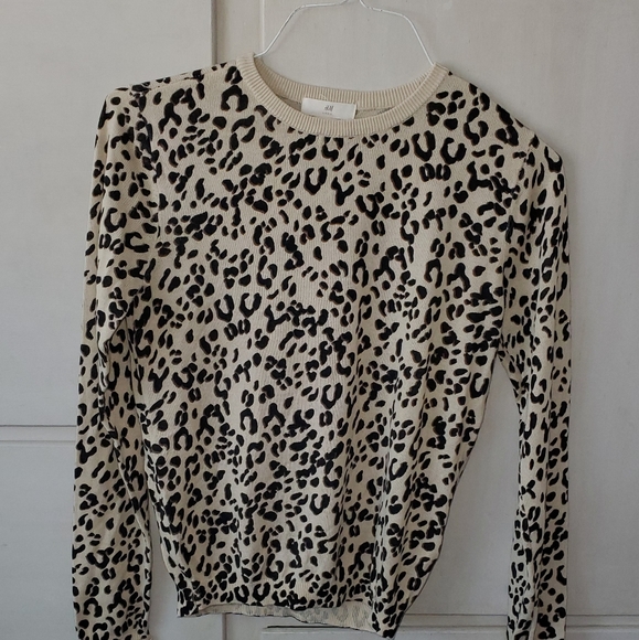 Leopard Sweater - Picture 3 of 7